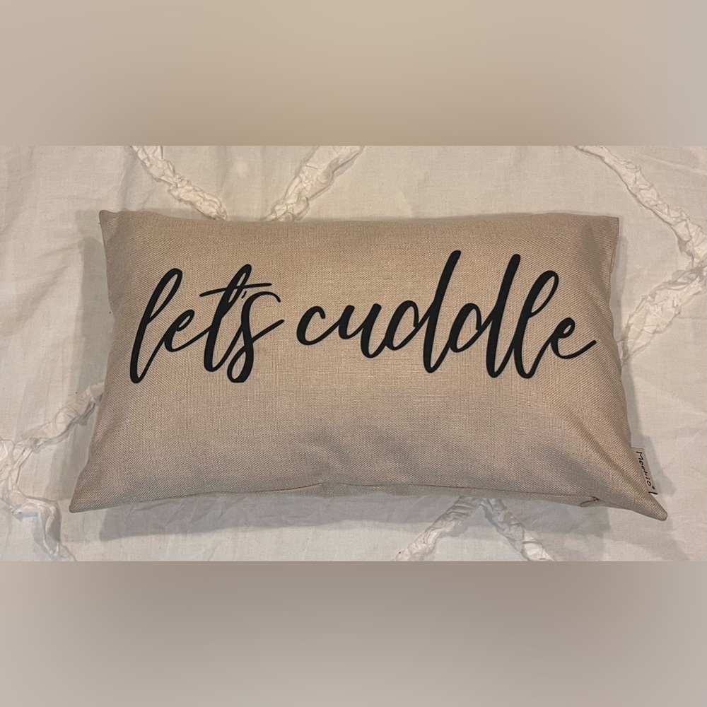 NWOT Meekio Let’s Cuddle accent pillow with removable pillow